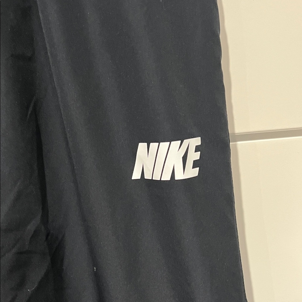 Vintage Nike Black Mesh Lined Zip Ankles Windbreaker Pants Sz  XL - Picture 2 of 10